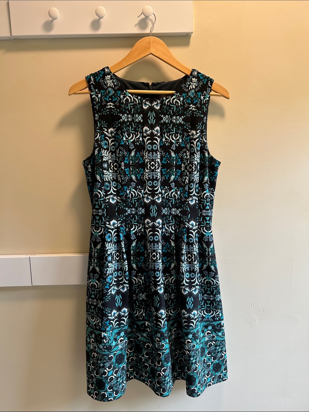 Vince Camuto Black & Teal Sleeveless Fit-and-Flare Dress